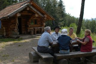 Breakfast among friends at Wegscheid shelter