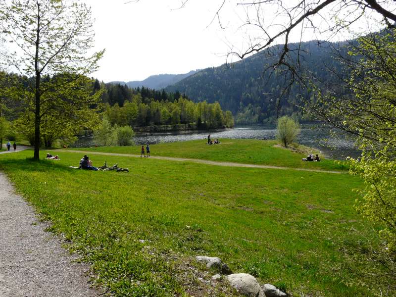 Lac de Kruth-Wildenstein au printemps